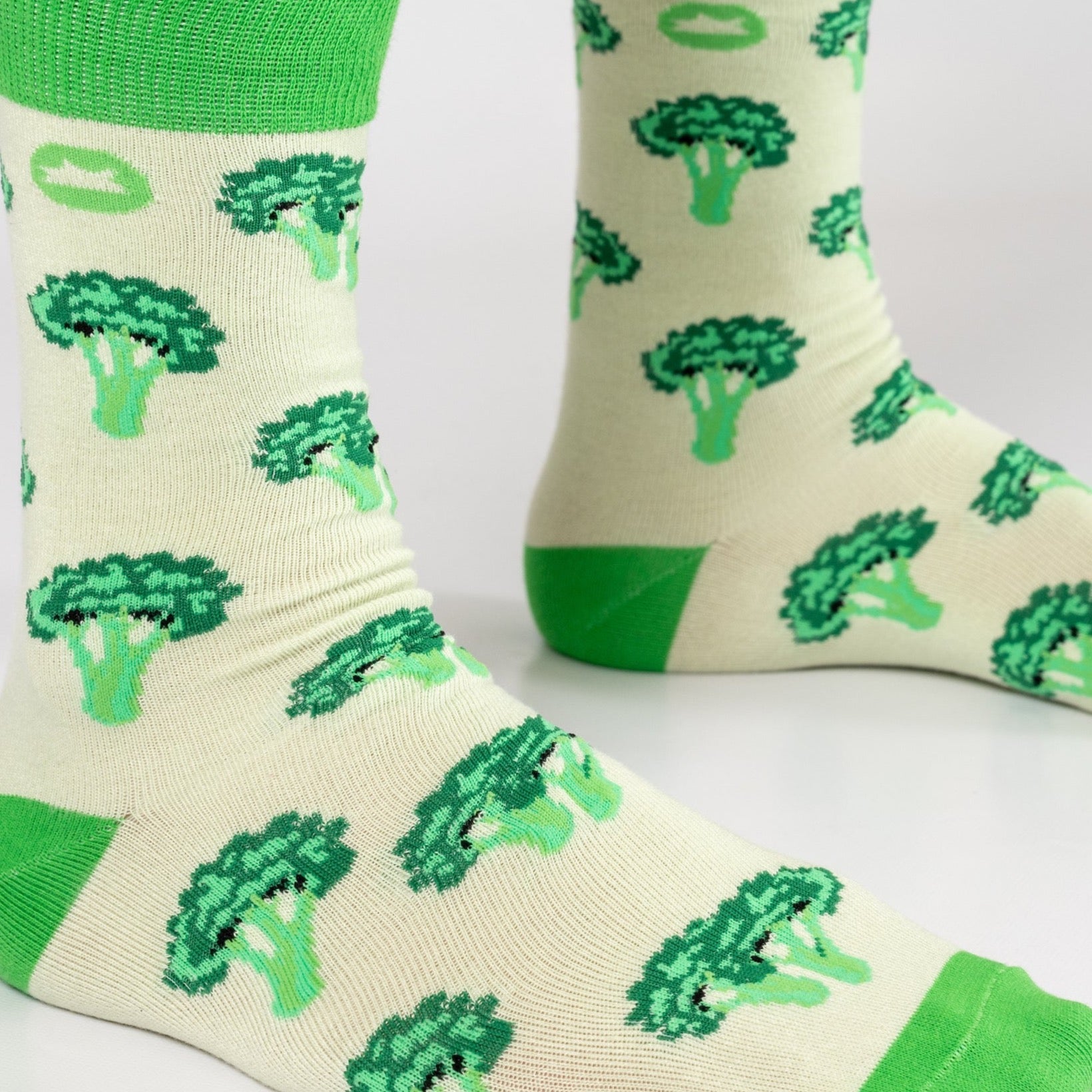 BROCCOLI BAMBOO SOCKS - We Are Hedgy